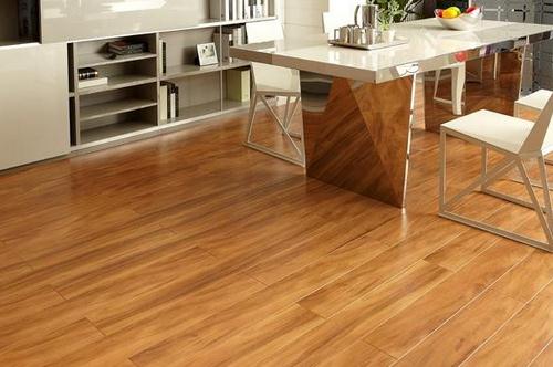 强化木地板应该怎样清洁与保养?